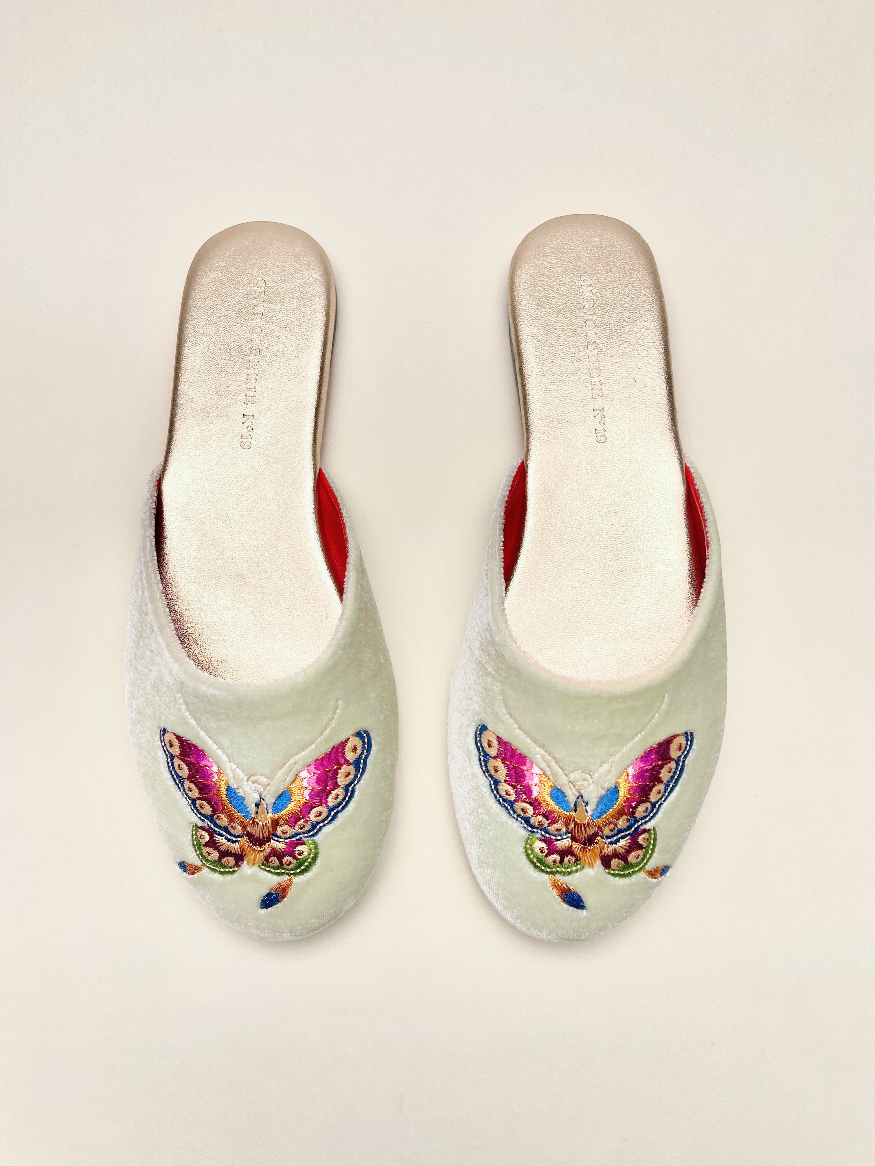 ベルベットミュール VELVET MULE Butterfly Embroidered Velvet Mules Slippers in Chiffon Mint